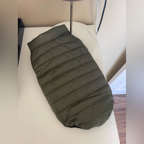 New dark green puffer vest for small dogs - Picture 2 of 5
